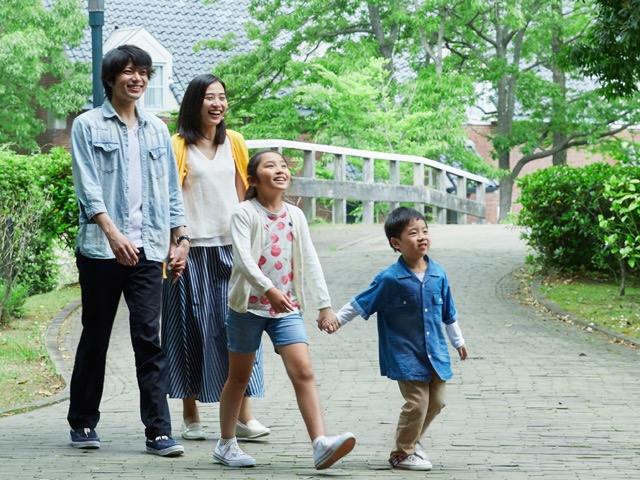 長崎県 体験型アトラクションもたくさん 子どもも大人も楽しめるハウステンボス2日間 かぞくの休日